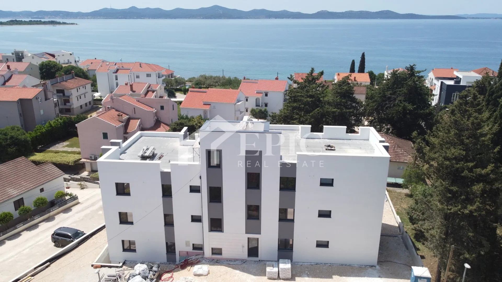 stan na prvom katu u neposrednoj blizini plaže - slika 12