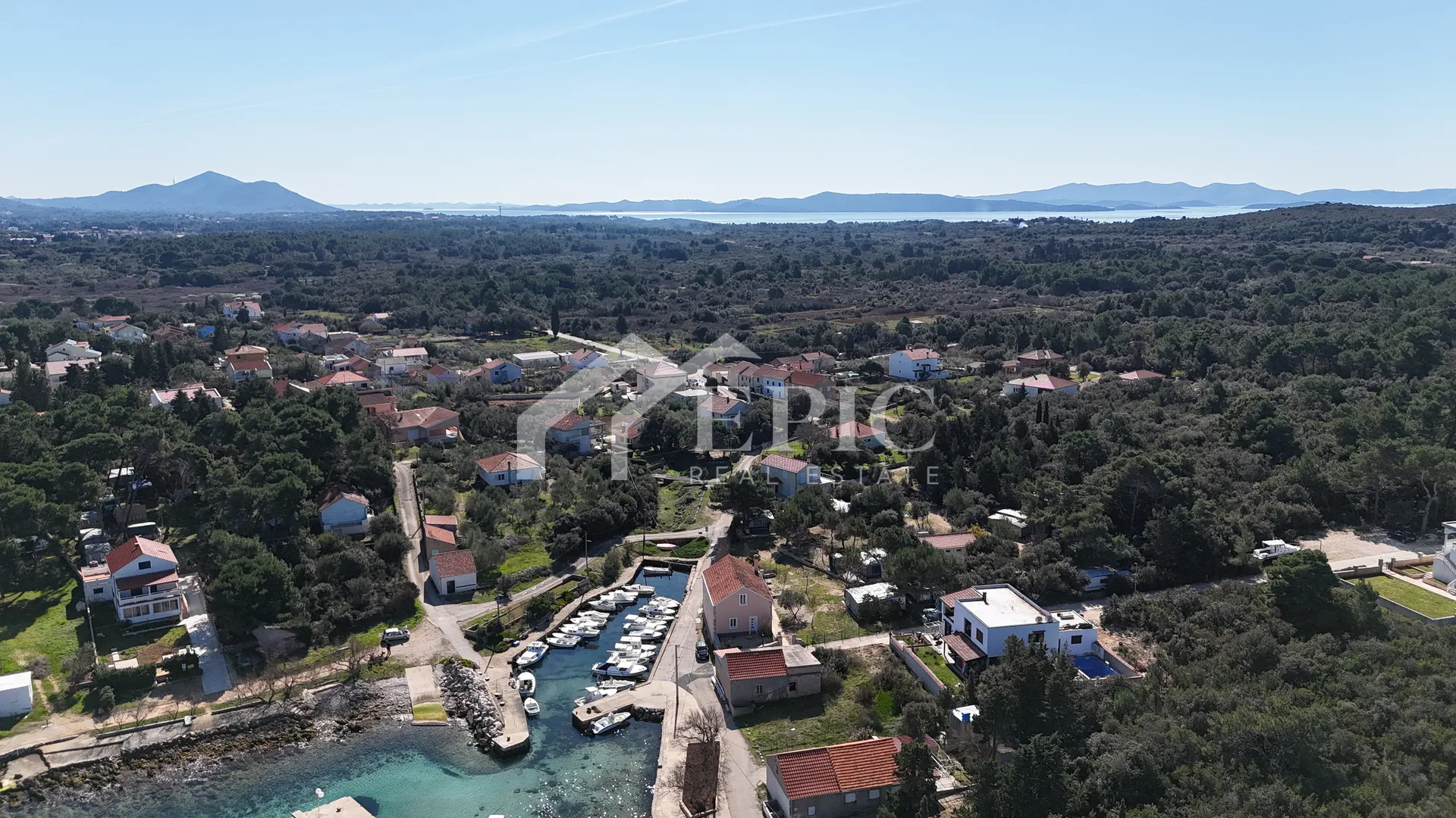 građevinsko zemljište na otoku ugljanu - slika 24