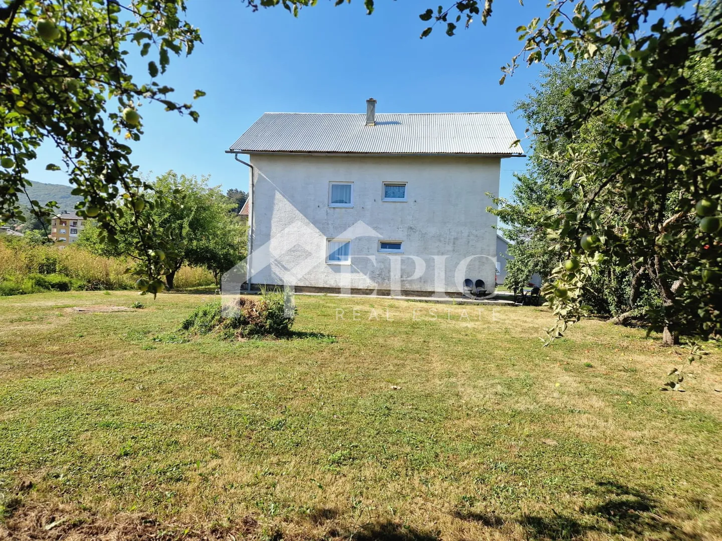 samostojeća kuća u gračacu - slika 4