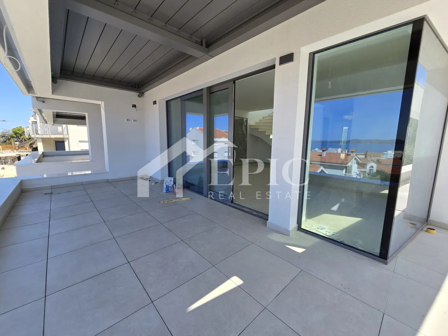 penthouse u odličnoj novogradnji - slika 13