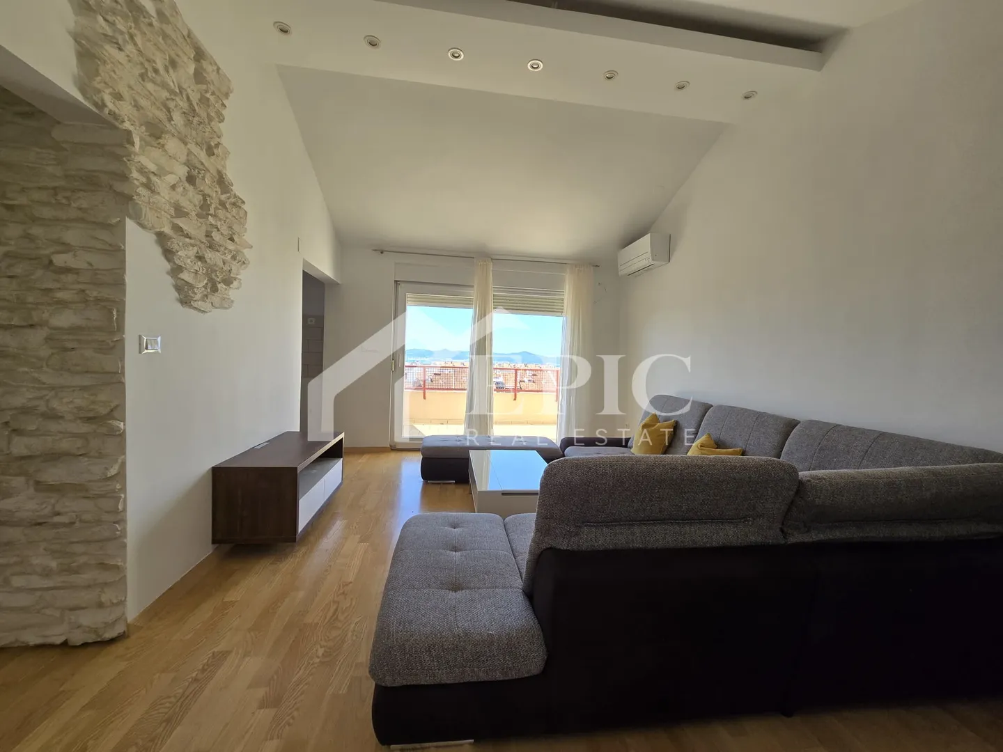 bili brig, renoviran 3soban stan s otvorenim pogledom na more + garaža - slika 5