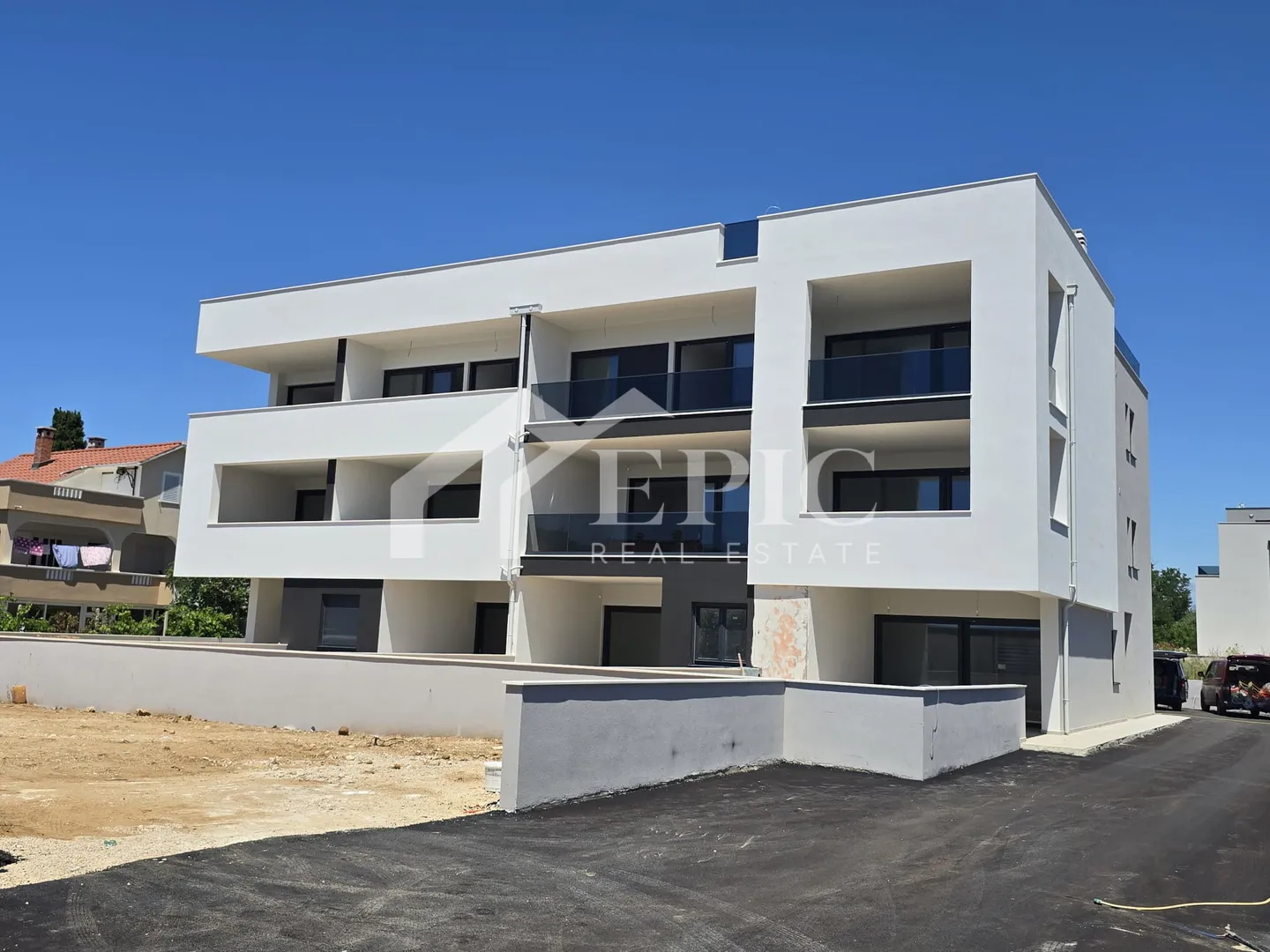 privlaka, prizemlje, 100 m od mora i plaže - slika 7