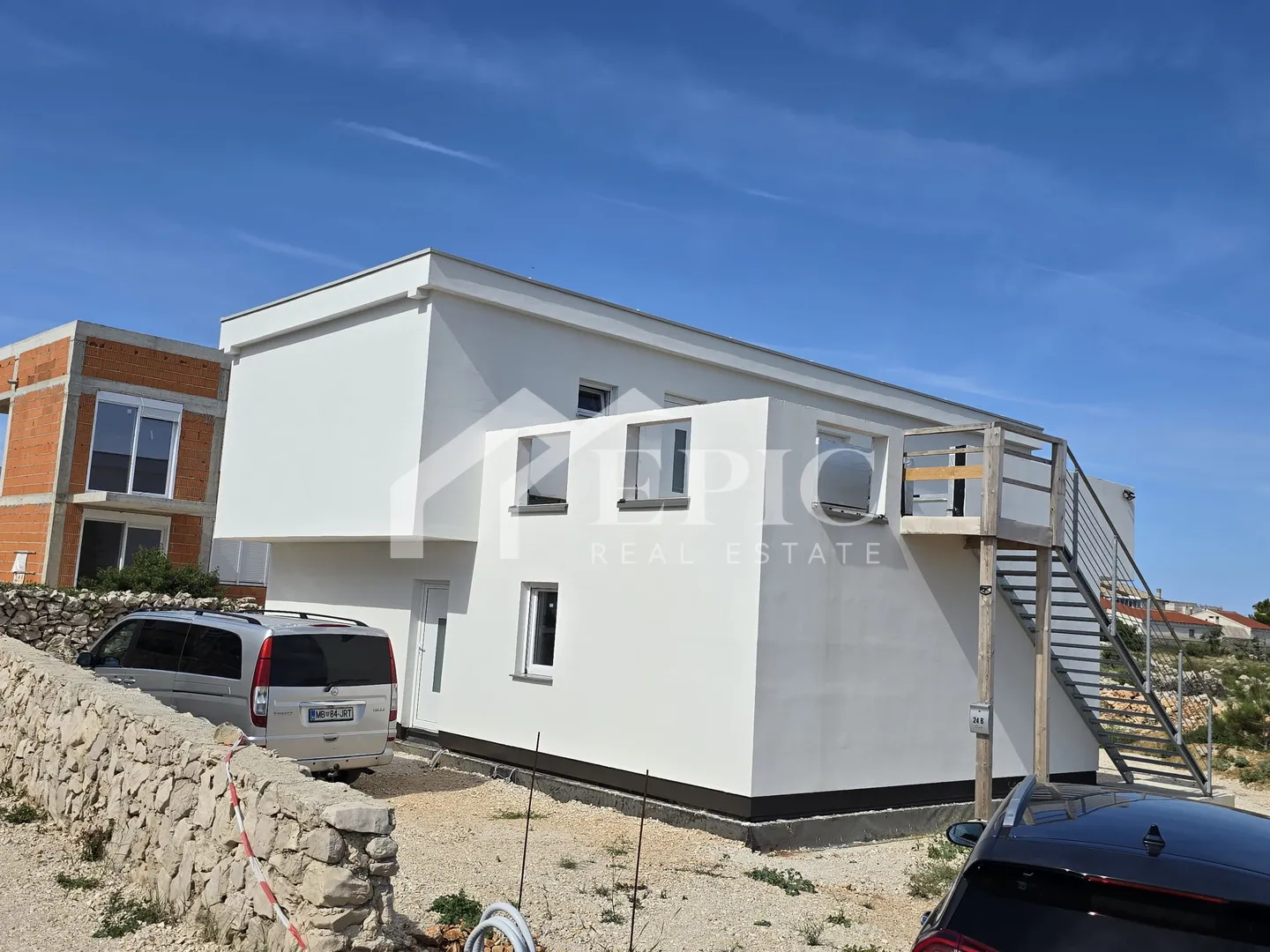 stambena zgrada s 3 stana, pogled na more – visoki roh-bau - slika 6