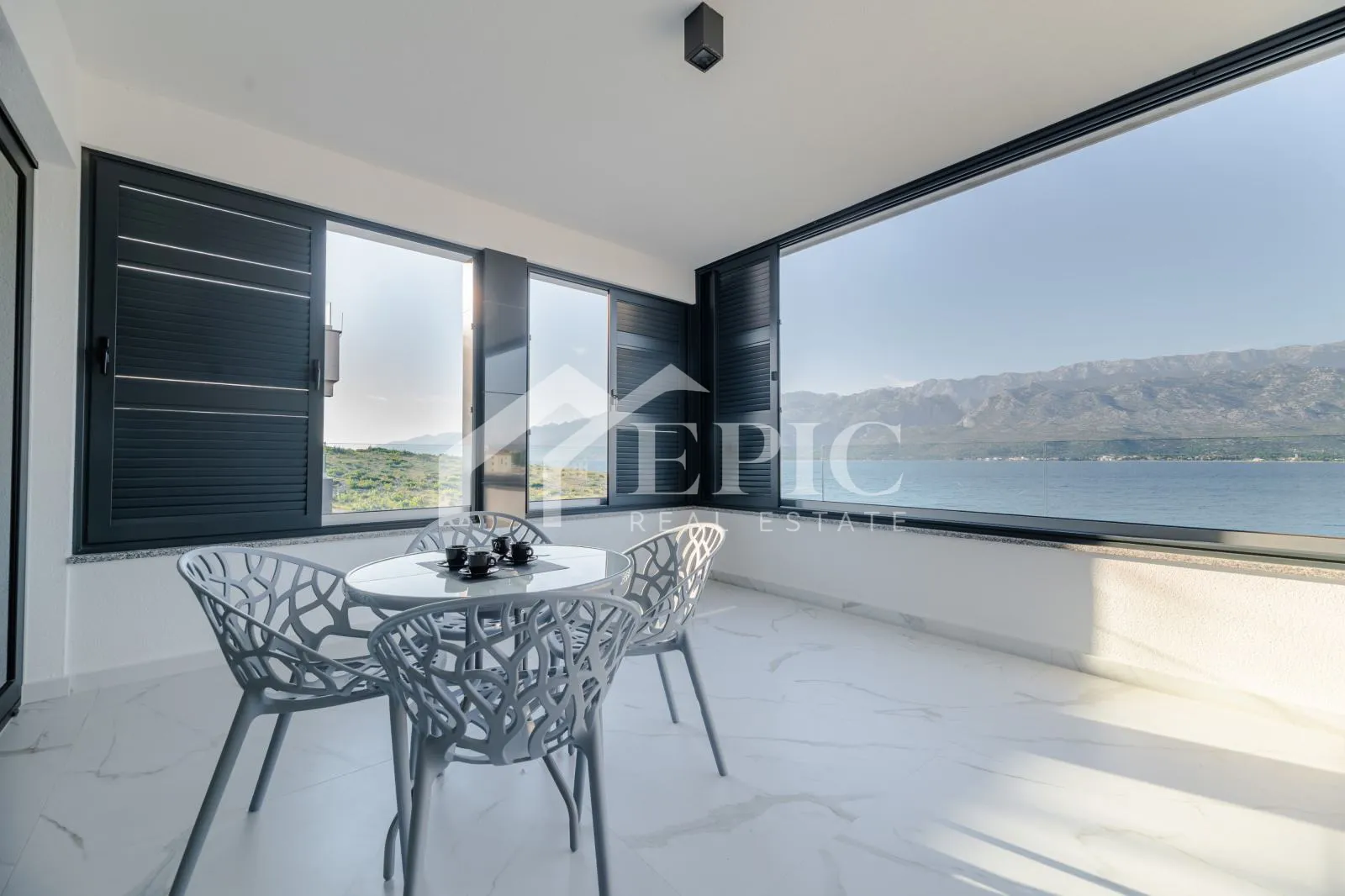 penthouse s prekrasnim pogledom - slika 16