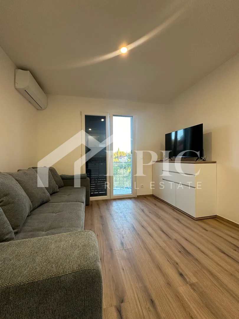 samostojeća kuća s 4 stambene jedinice - slika 22