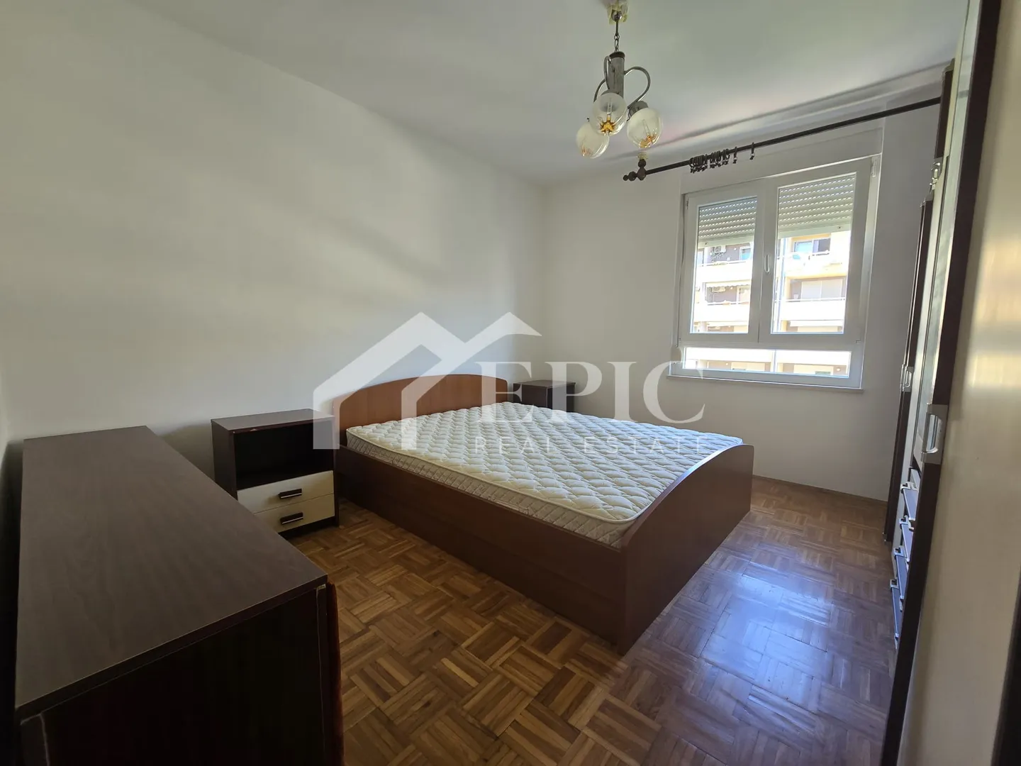 trosoban stan na 3. katu- bili brig - slika 10