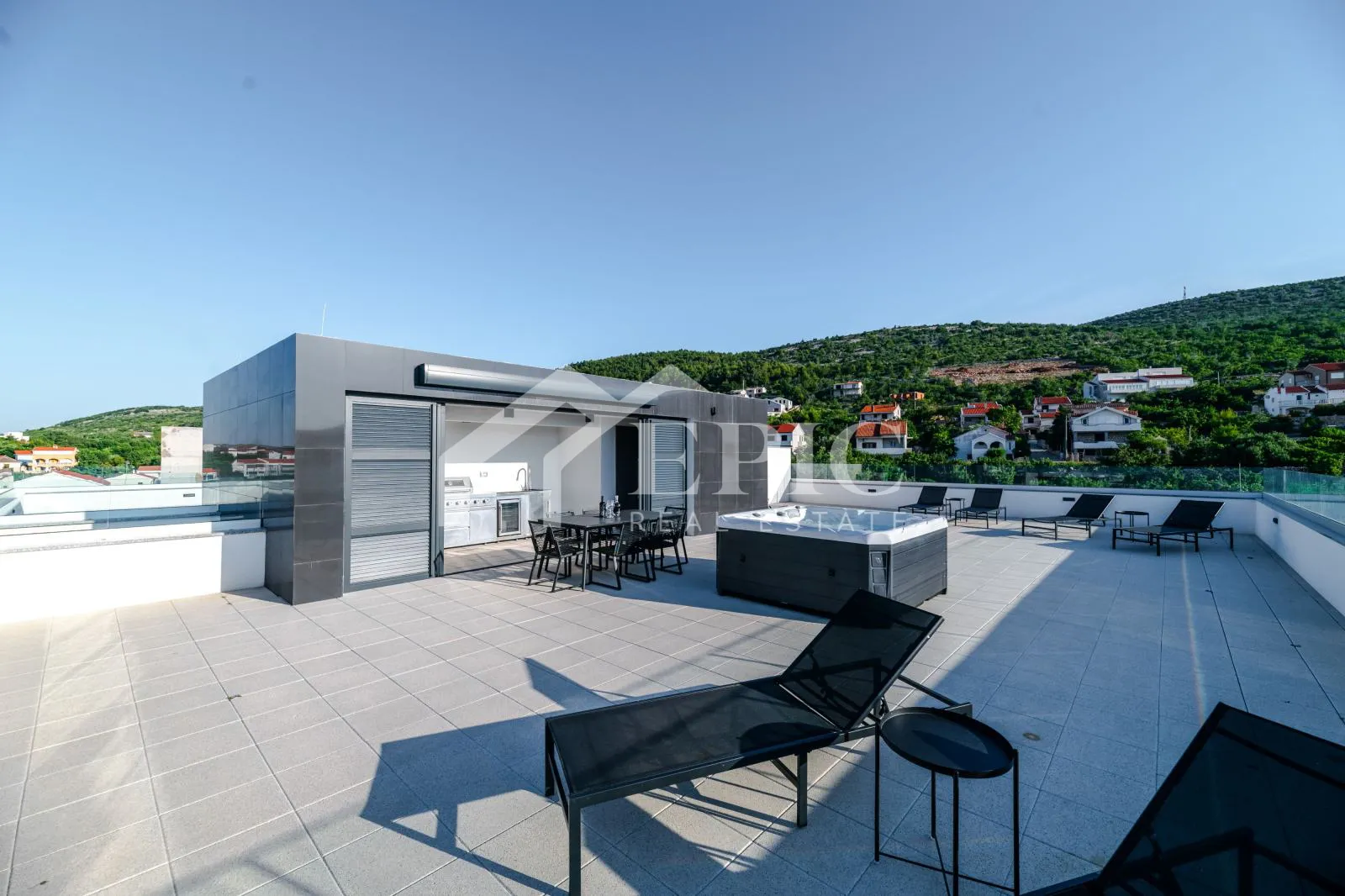penthouse s prekrasnim pogledom - slika 17