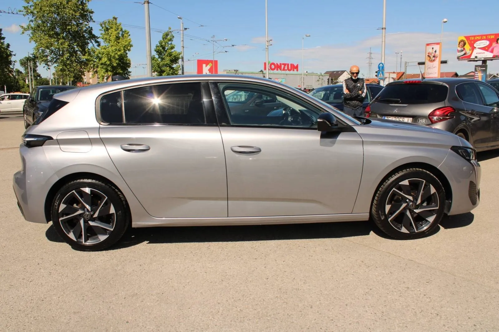 peugeot 308 1.2 puretech allure *led, navigacija, kamera* - slika 4