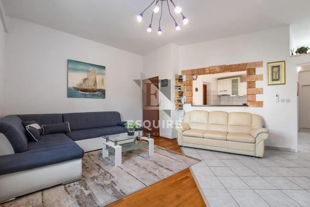 brač - sutivan - kuća sa dvije stambene jedinice i bazenom - 425m2 - slika 12