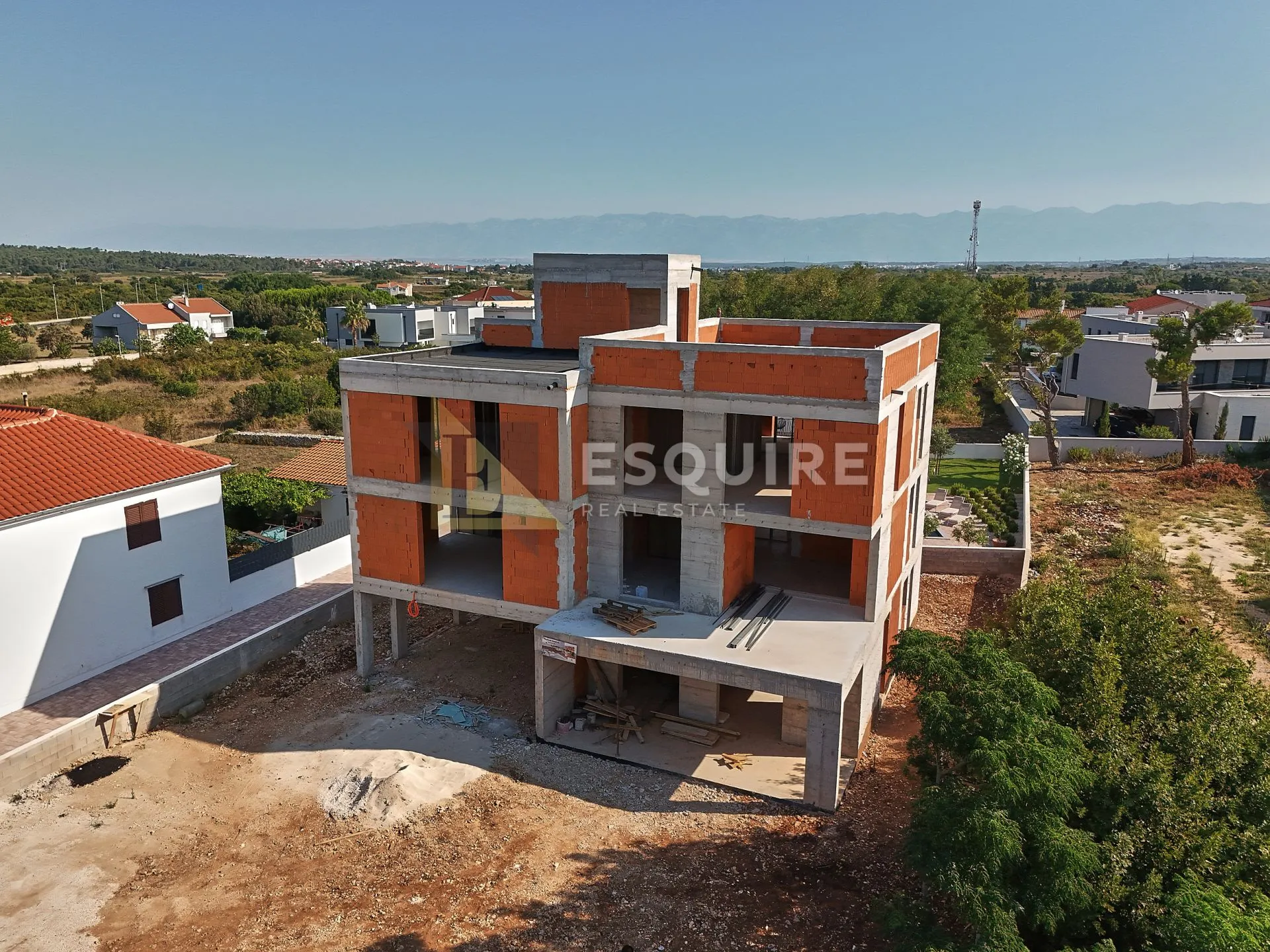 ZATON – prostrani apartman s vrtom i terasom u mirnom okruženju!! - Zaton, Nin