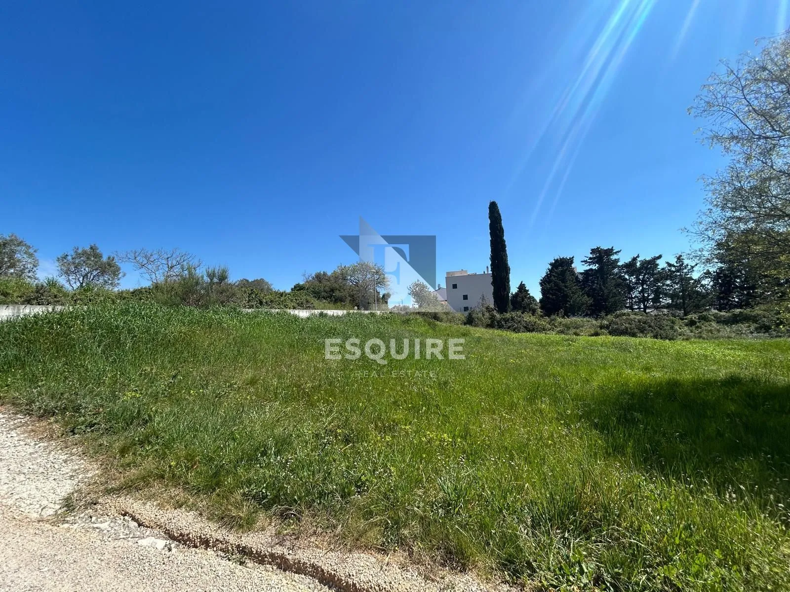 DIKLO - Građevinski teren na top lokaciji - 600m2 - Diklo, Zadar