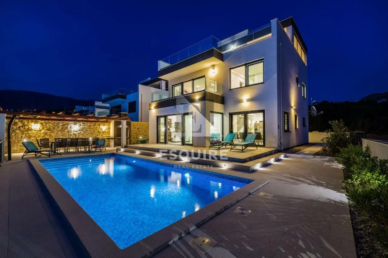 rovanjska - vila katnica s bazenom i velikim vrtom u blizini mora - 270m2 - slika 2