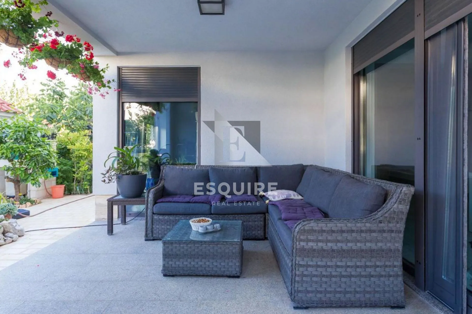 sukošan - kuća sa tri stana ukupne stambene površine - 345m2 - slika 24