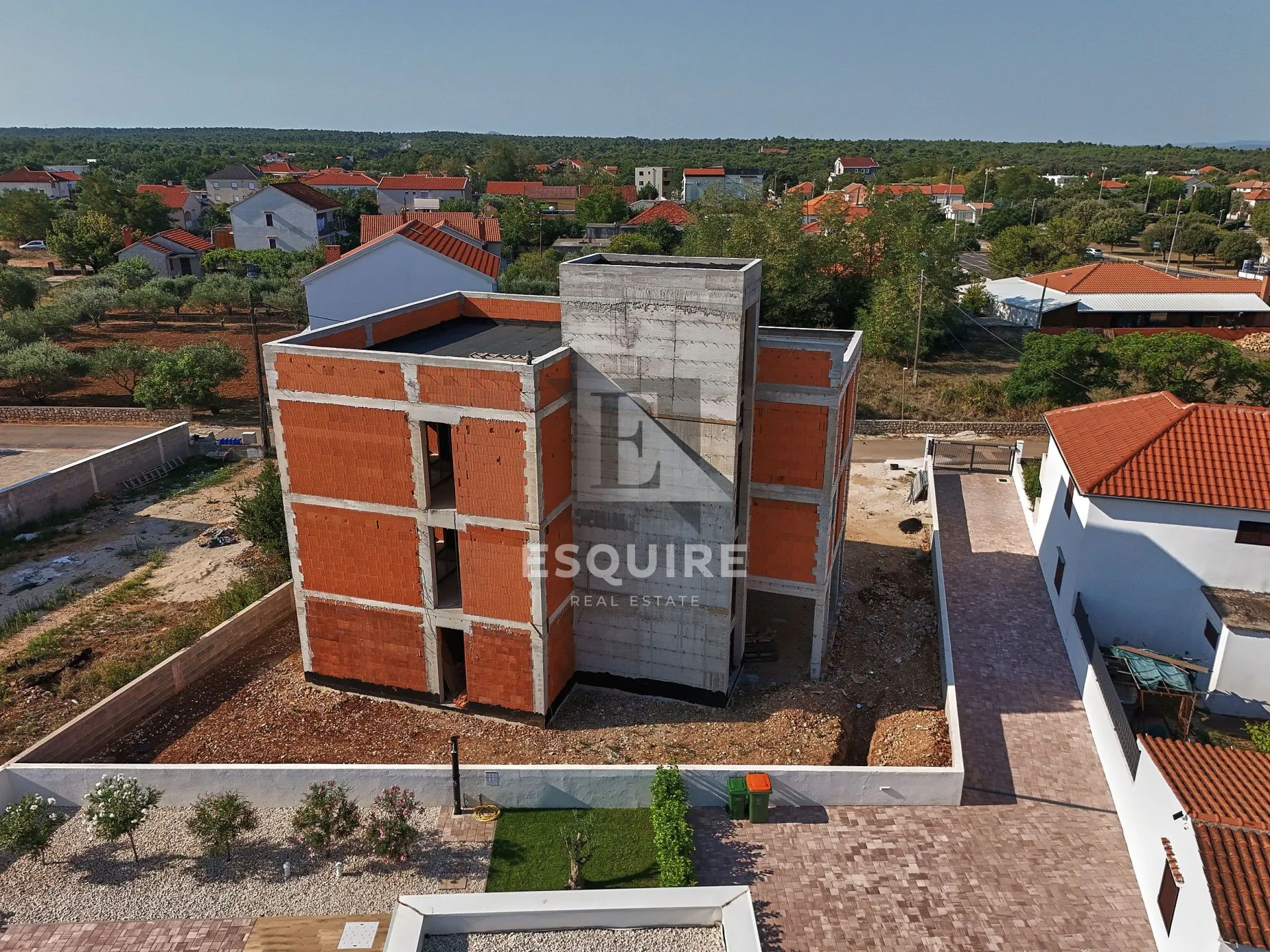 zaton – prostrani apartman s vrtom i terasom u mirnom okruženju!! - slika 5