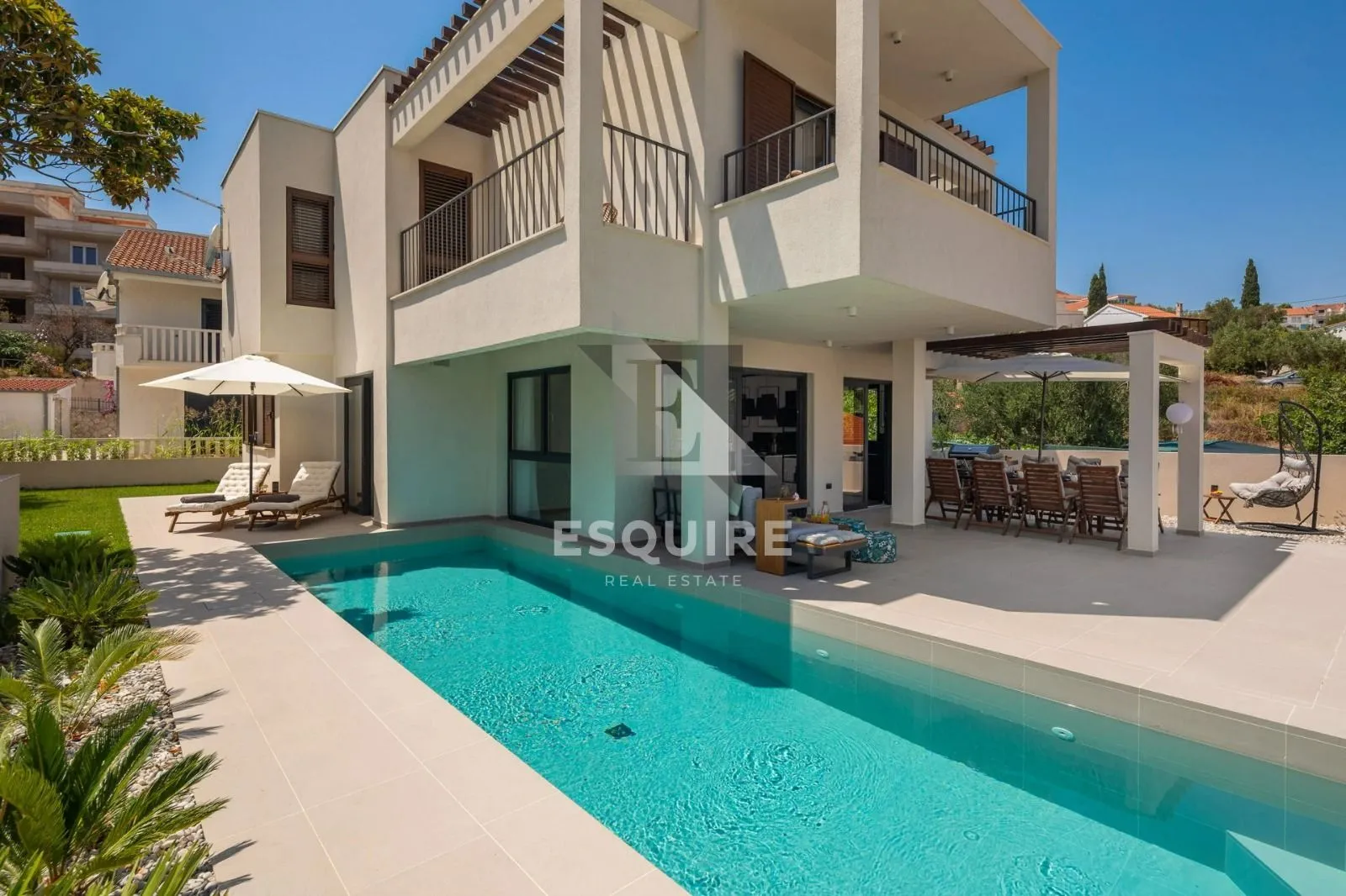 split luksuzna vila 2. red uz pješćanu plažu - slika 5