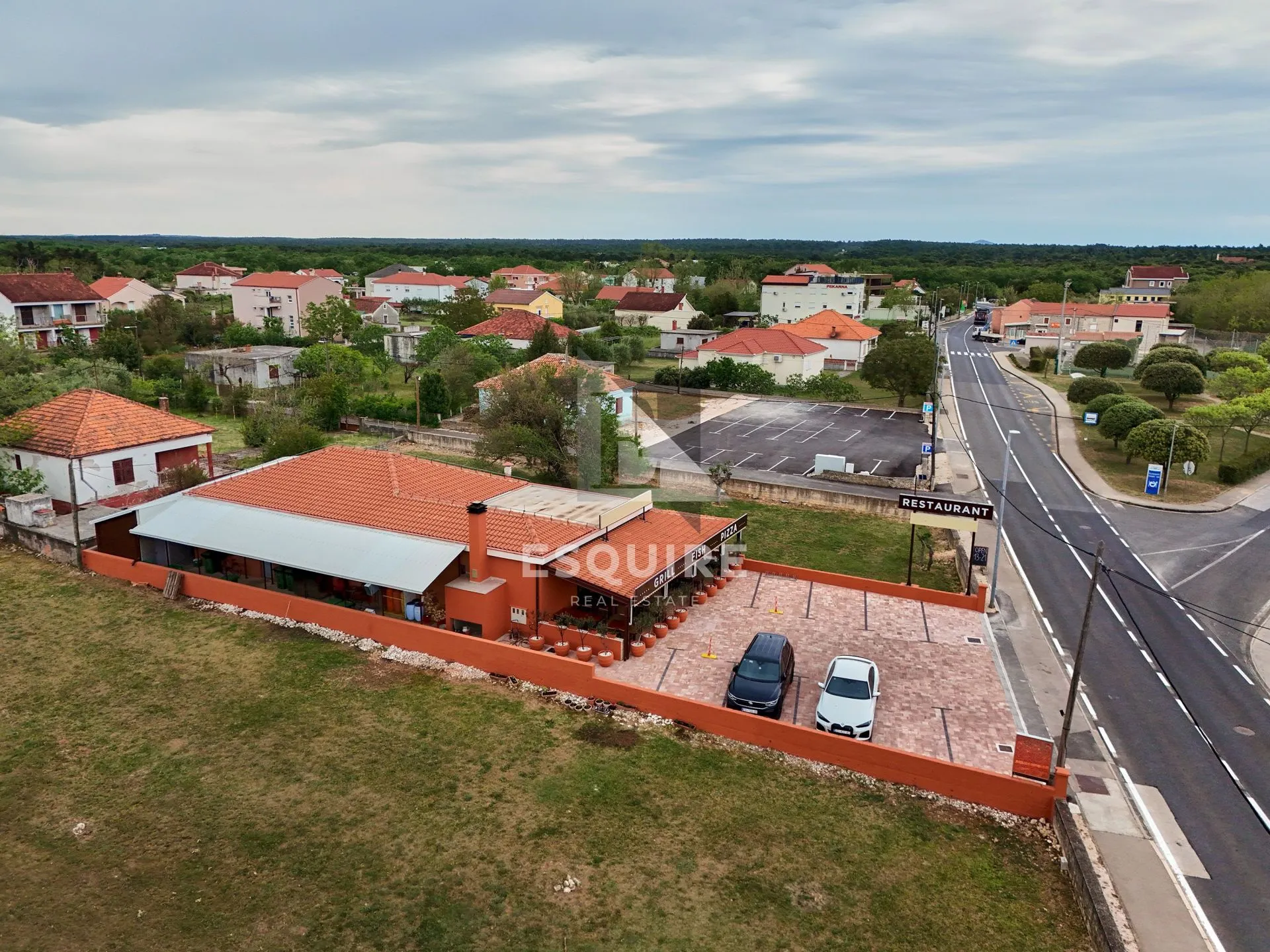 zaton - poslovni prostor / restoran na top lokaciji! - slika 3