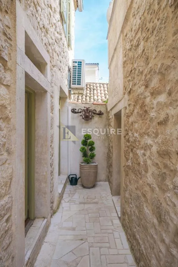zaton - šibenik - prvi red uz more - luxury stone house - slika 23