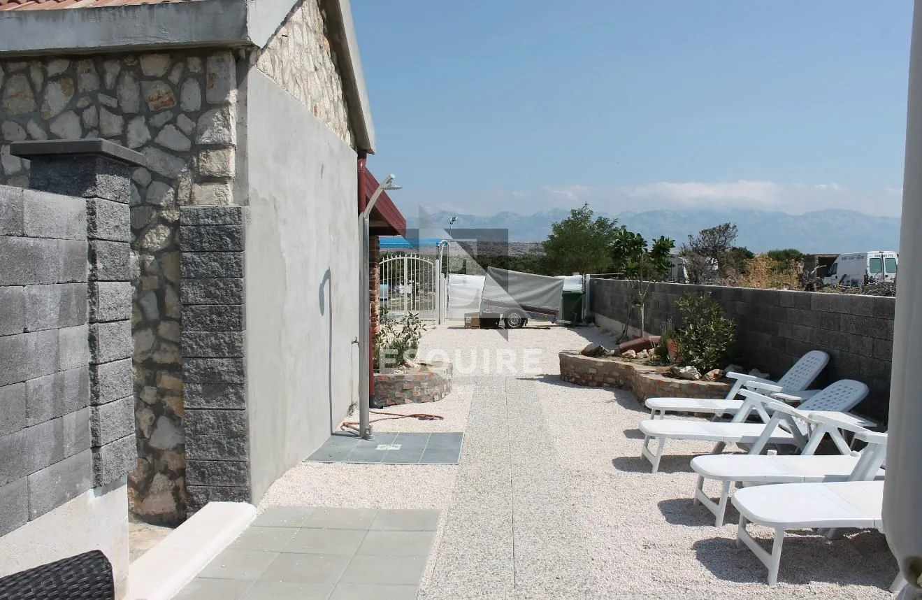 pag - košljun - dvosobni dvoetažni stan s bazenom - 99m2 - slika 8