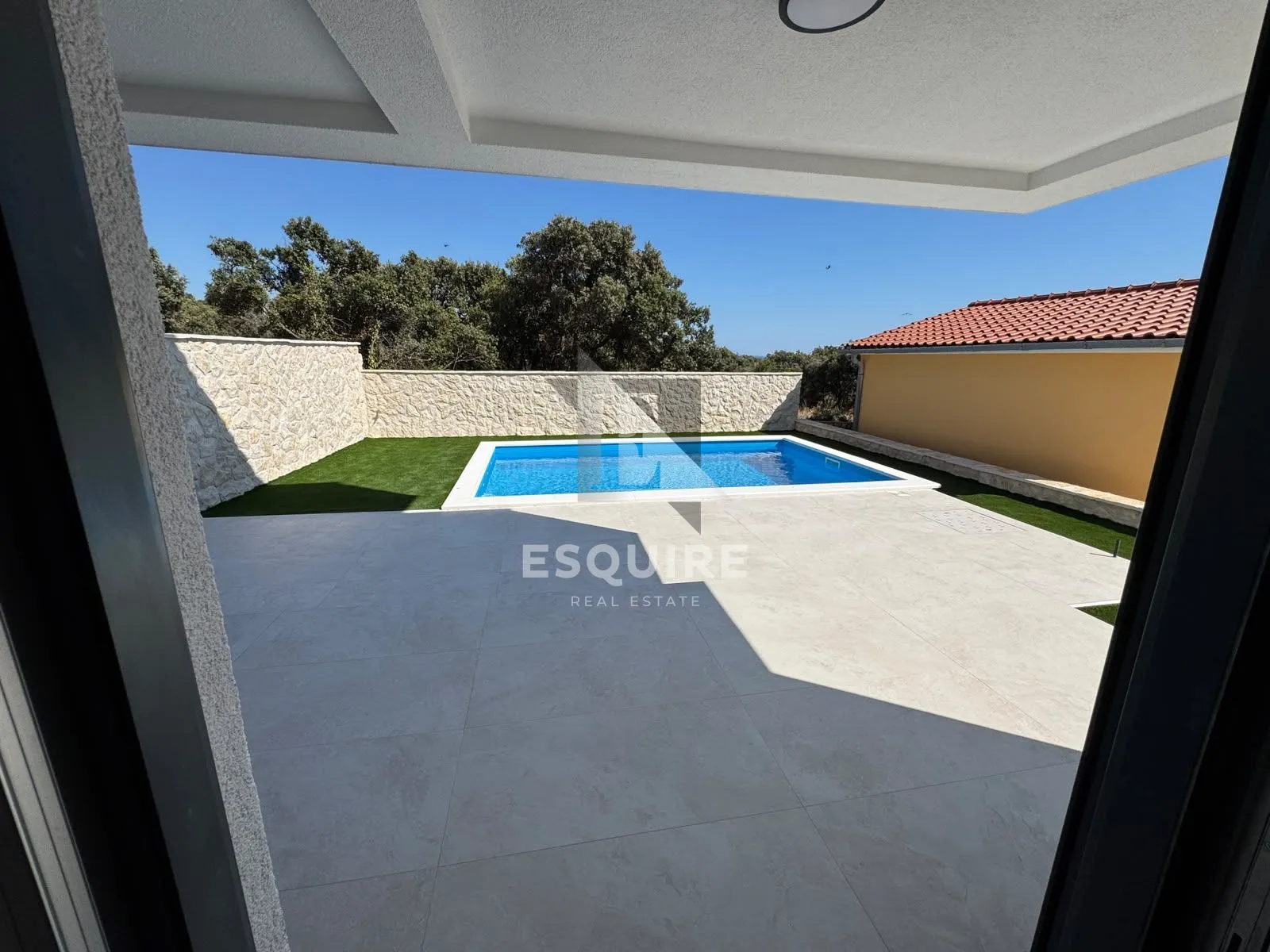 pag - mandre trosoban apartman s bazenom - 110m2 - slika 3