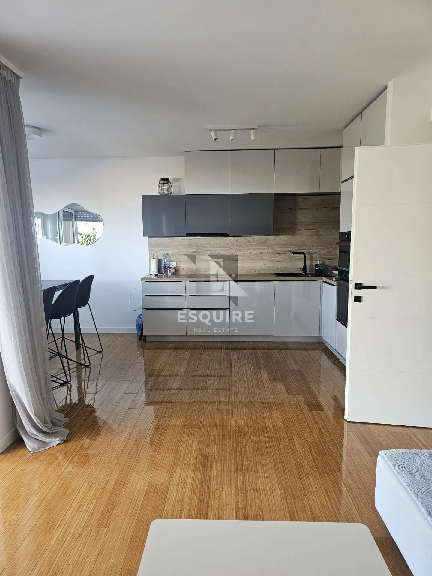 diklo - dvosoban stan s vrtom i garažom 1. red do mora - 89m2 - slika 2