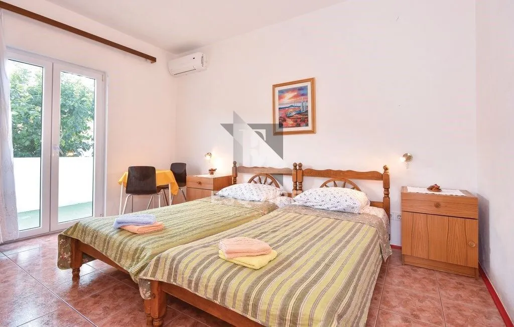 čiovo - slatine villa u prvom redu do mora - slika 10