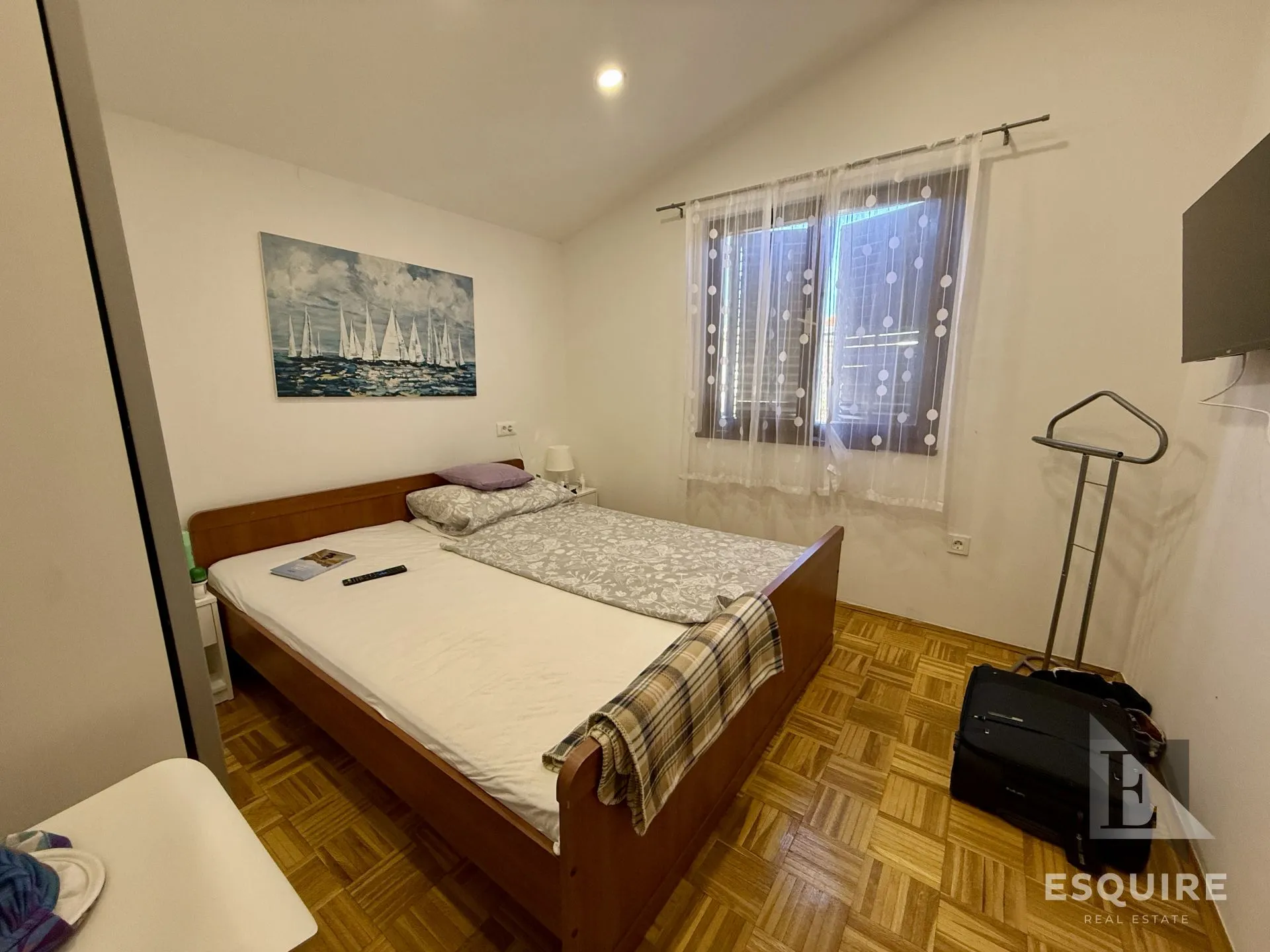 privlaka – škrapavac, namještena kuća s tri stana, 500 m od mora - slika 19