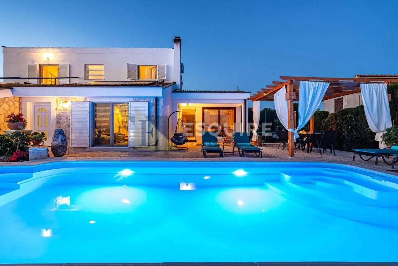 zadar - kuća sa bazenom i pogledom na terenu od 1200m2 - slika 17