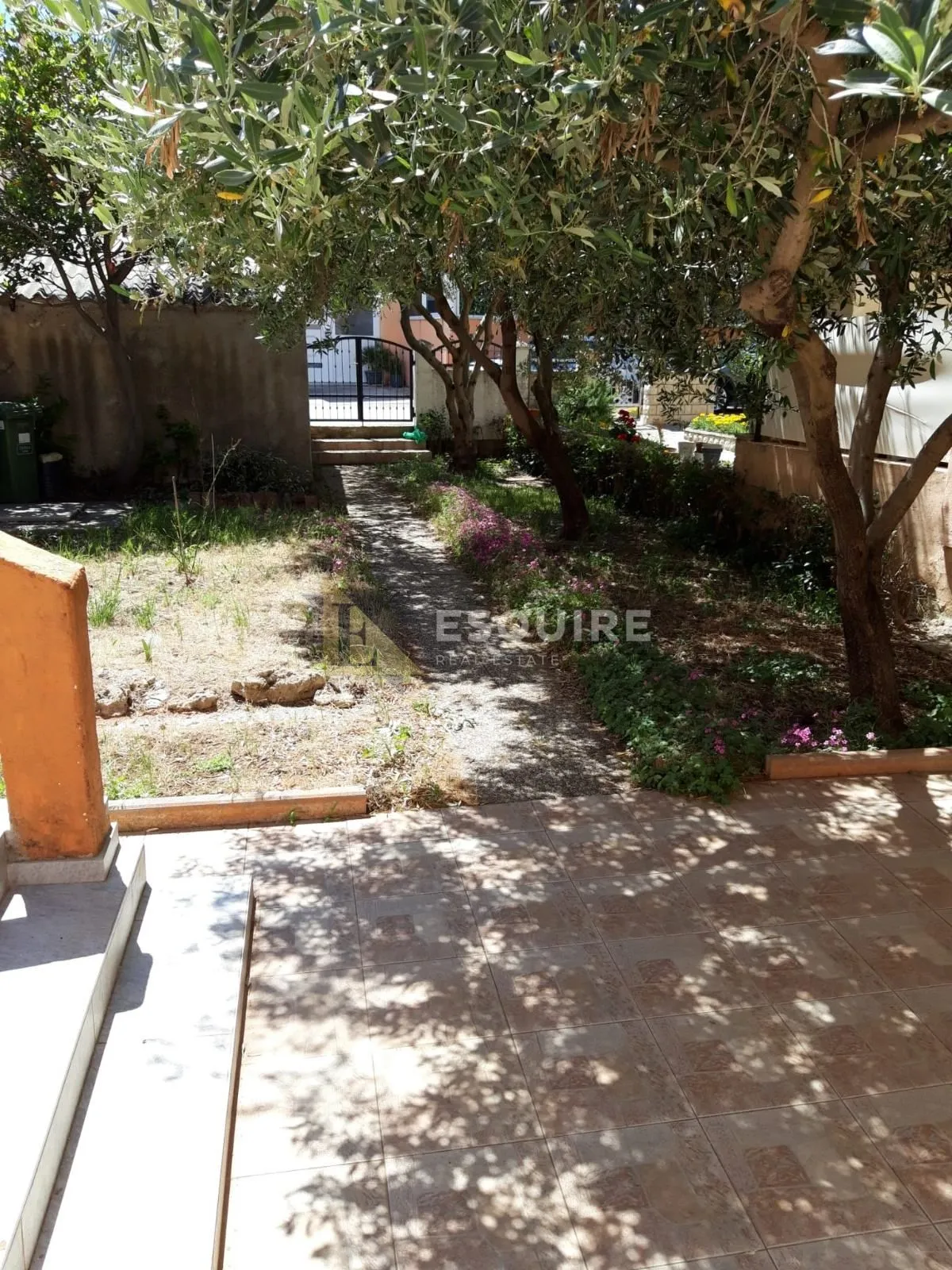 privlaka - kuća sa dvije stambene jedinice 80m od mora - 140m2 - slika 12