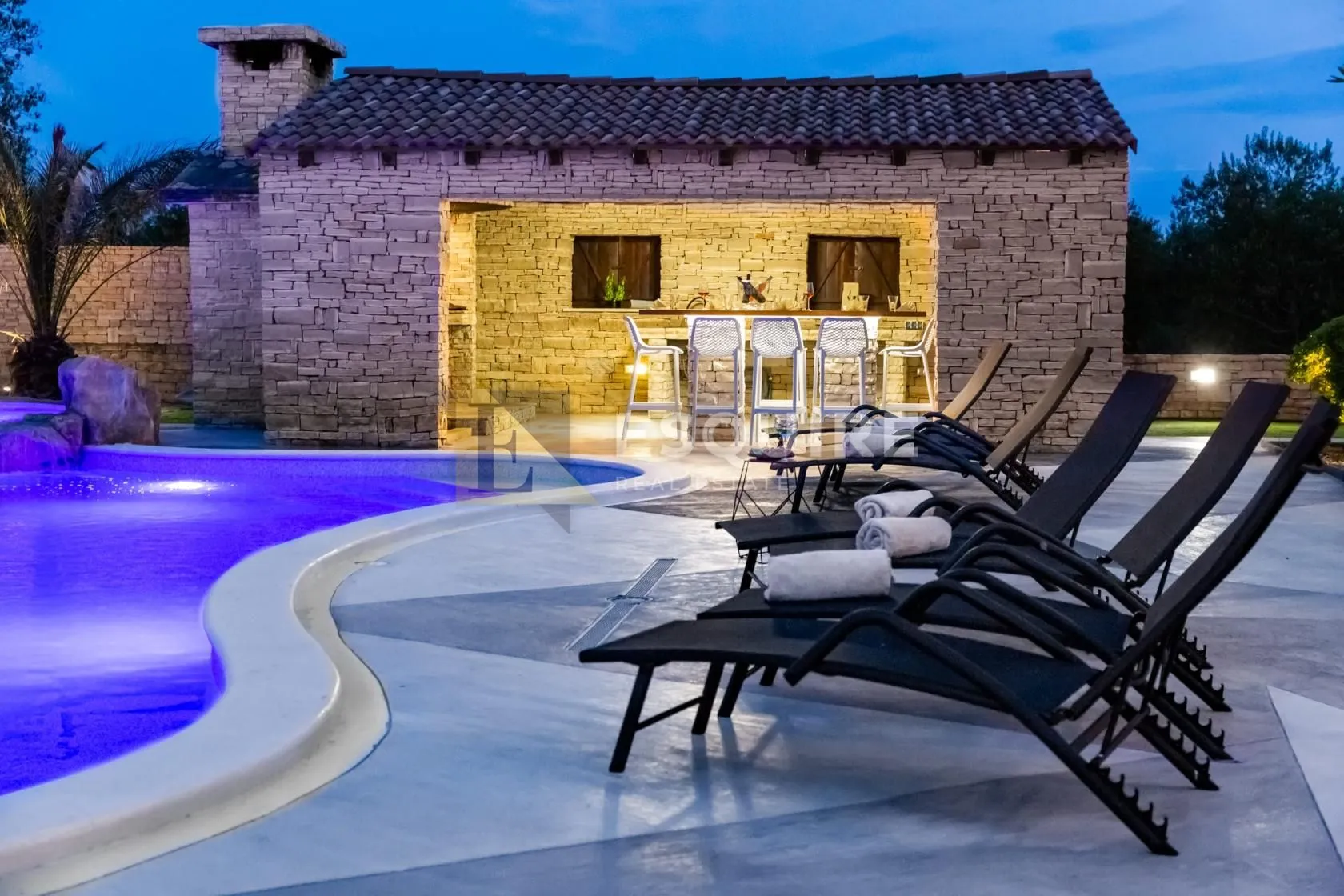 zaton - luksuzna vila s bazenom, 8 spavaćih soba - 385m2 - slika 4