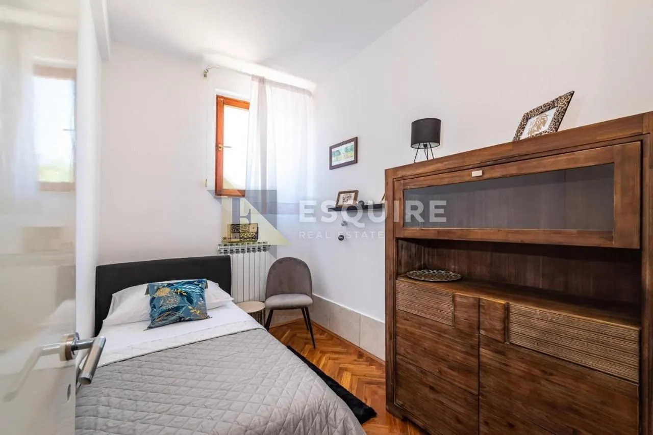zadar - kuća sa bazenom i pogledom na terenu od 1200m2 - slika 34