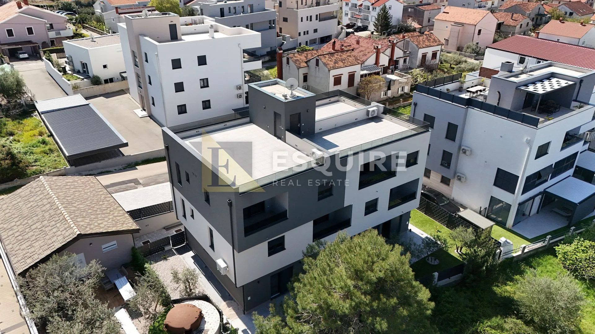 zadar - diklovac - trosoban namješten stan s vrtom i krovnom terasom - 141m2 - slika 34