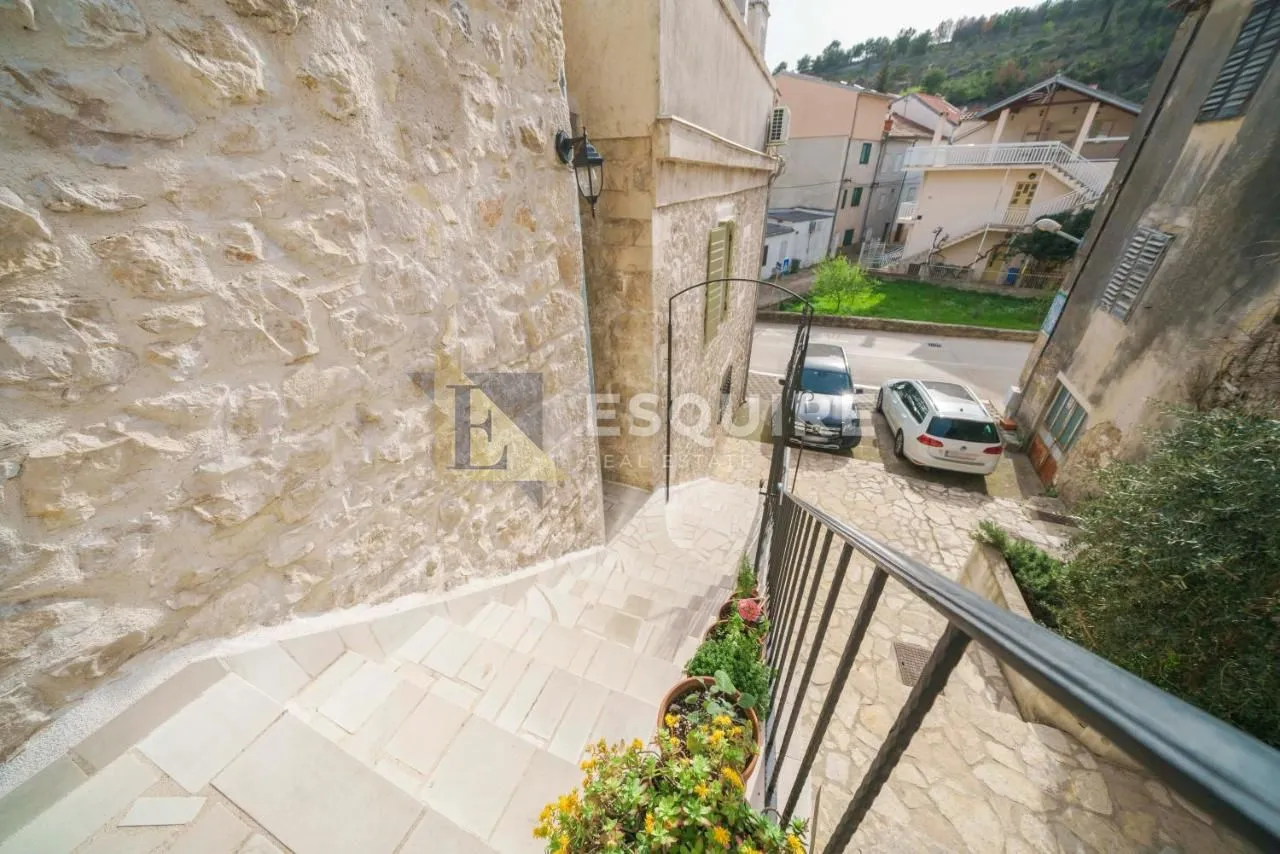 zaton - šibenik - prvi red uz more - luxury stone house - slika 10