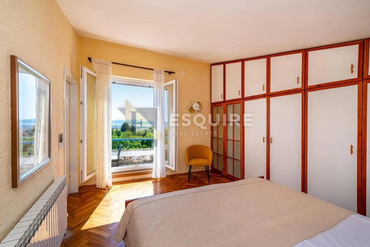 zadar - kuća sa bazenom i pogledom na terenu od 1200m2 - slika 37