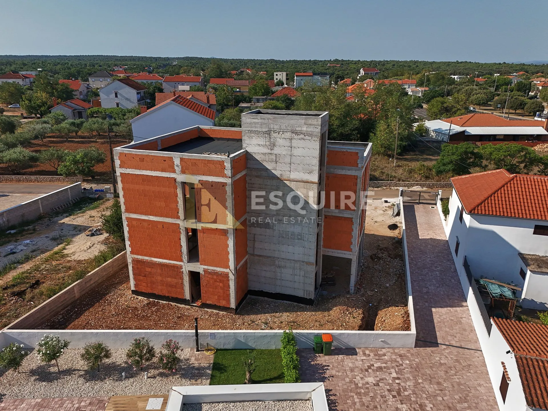 zaton – prostrani apartman s vrtom i terasom u mirnom okruženju!! - slika 5