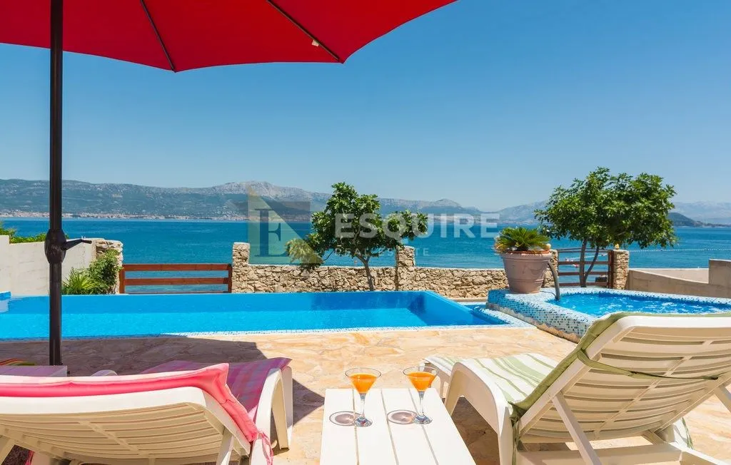 čiovo - slatine villa u prvom redu do mora - slika 27