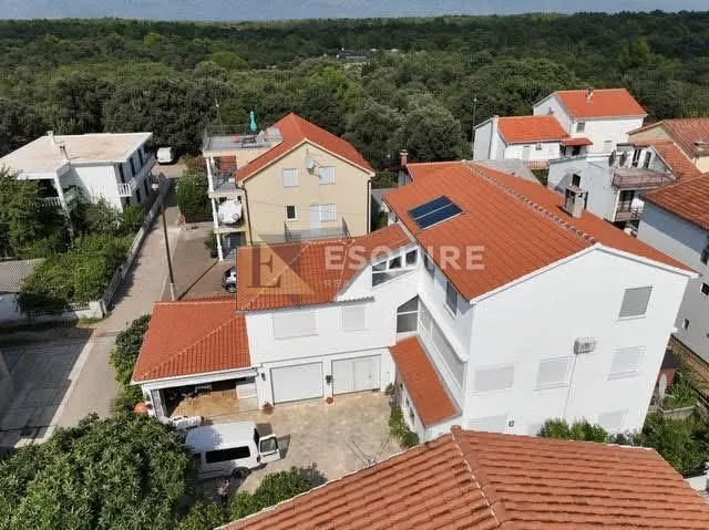 zadar-petrčane apartmanska kuća s 5 apartmana i stanom - slika 14