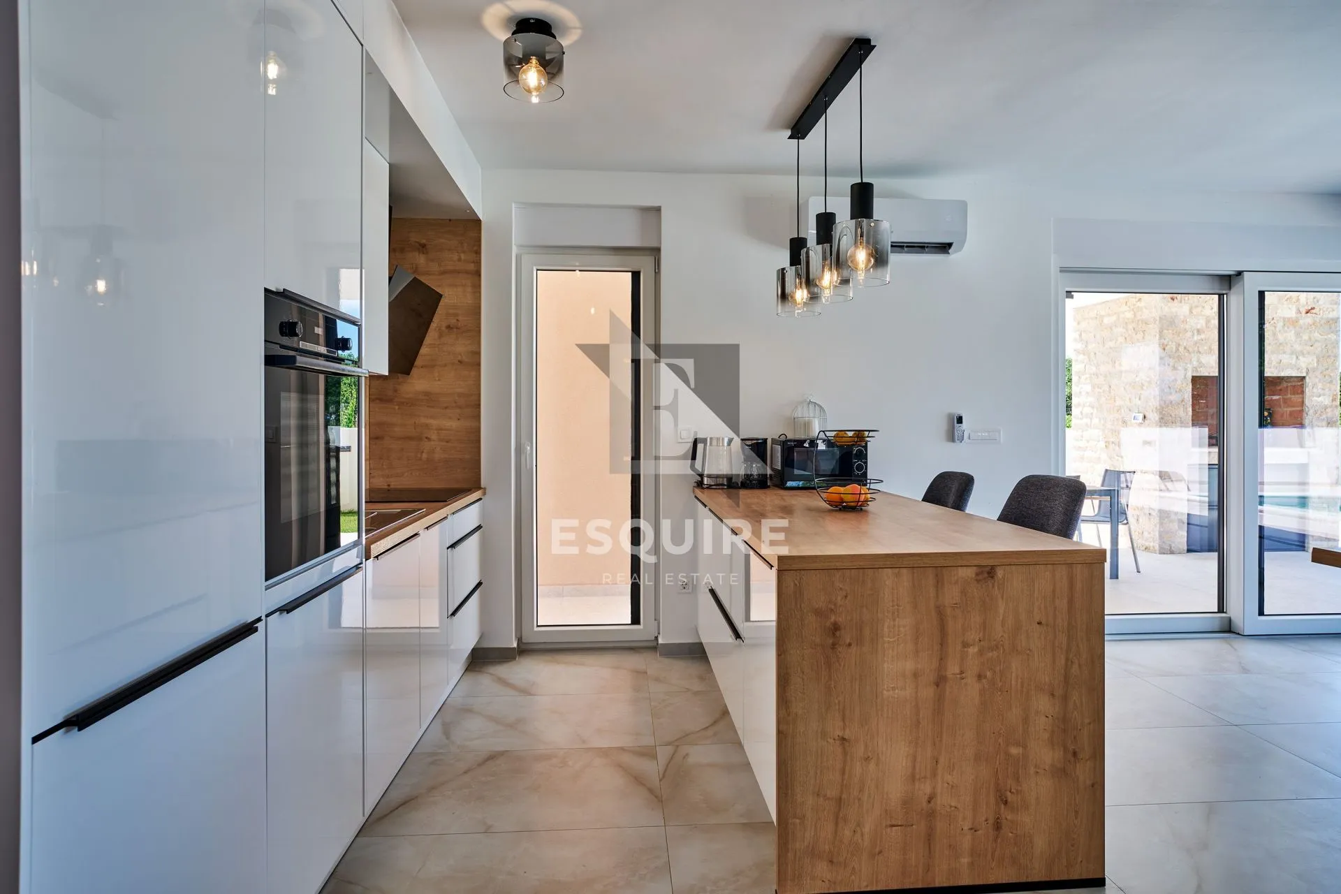 nin - žerava - moderna trosobna vila s bazenom - 188m2 - slika 47