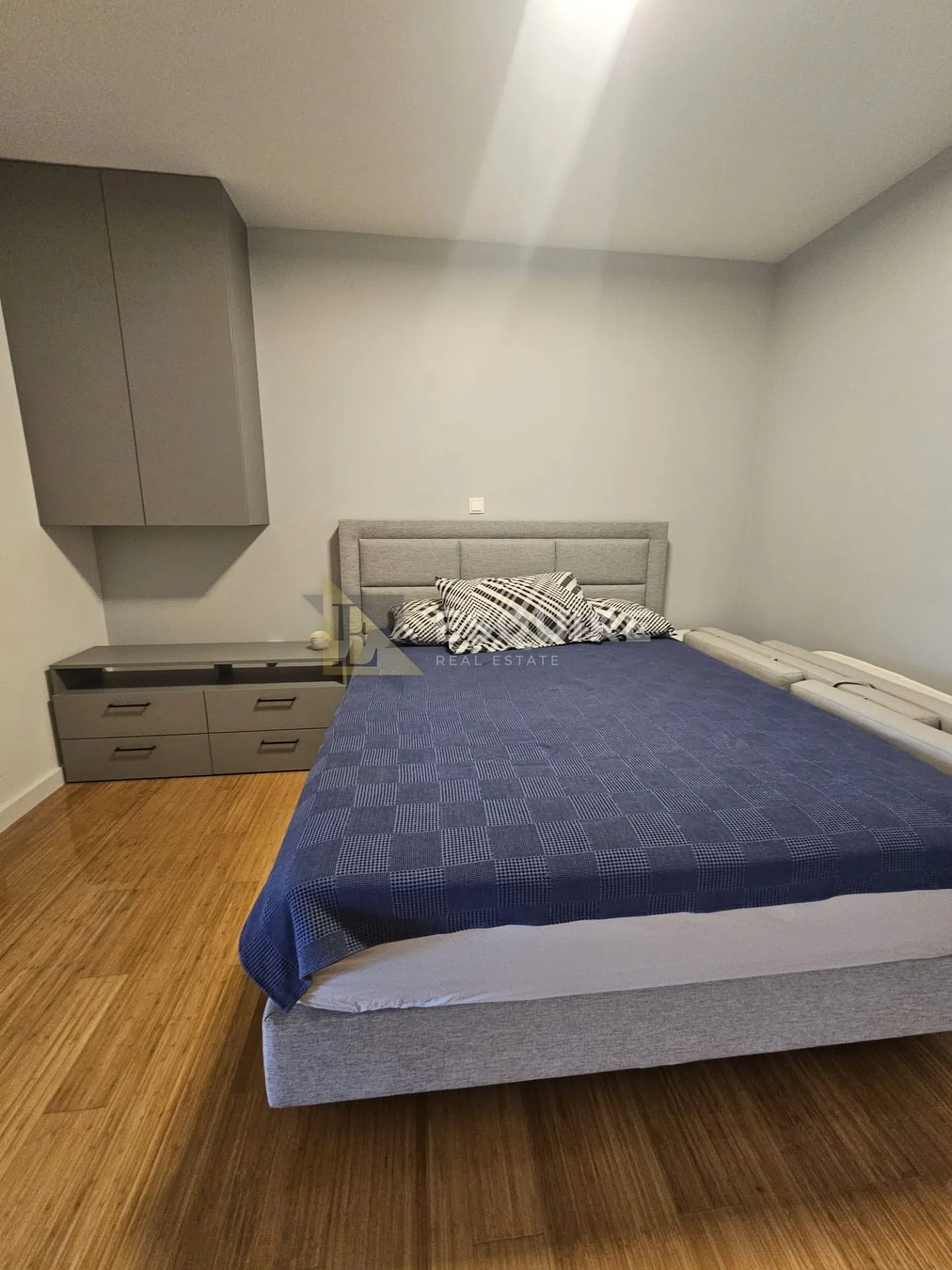 diklo - dvosoban stan s vrtom i garažom 1. red do mora - 89m2 - slika 9
