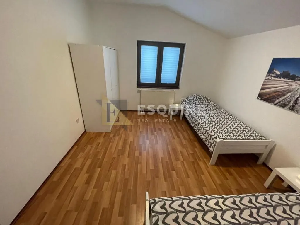 ljubač - velika parcela sa prizemnicom 1. red do mora - 702m2 - slika 10