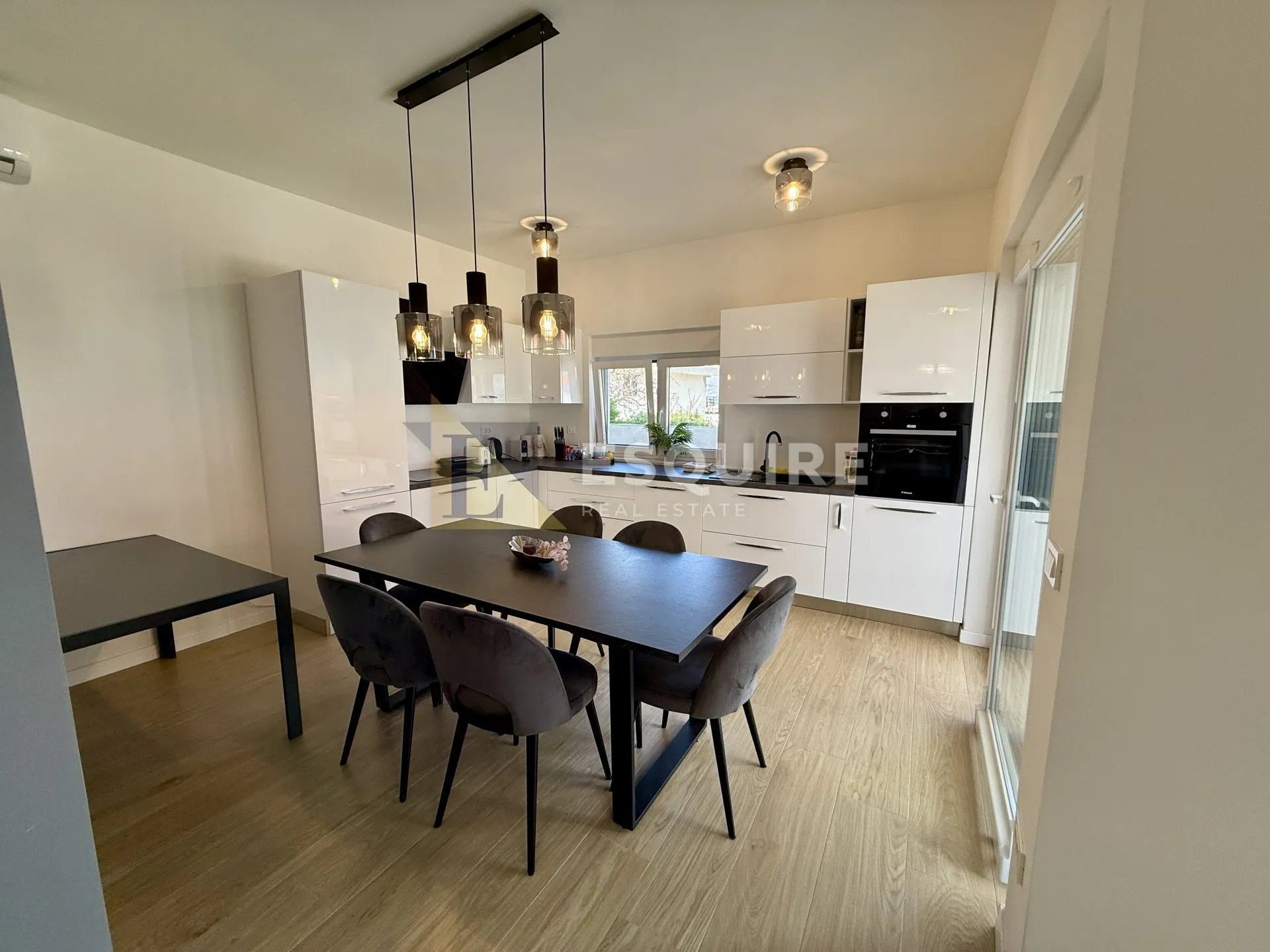 vinjerac – prostrani namješten dvosobni apartman s vrtom!! - slika 6