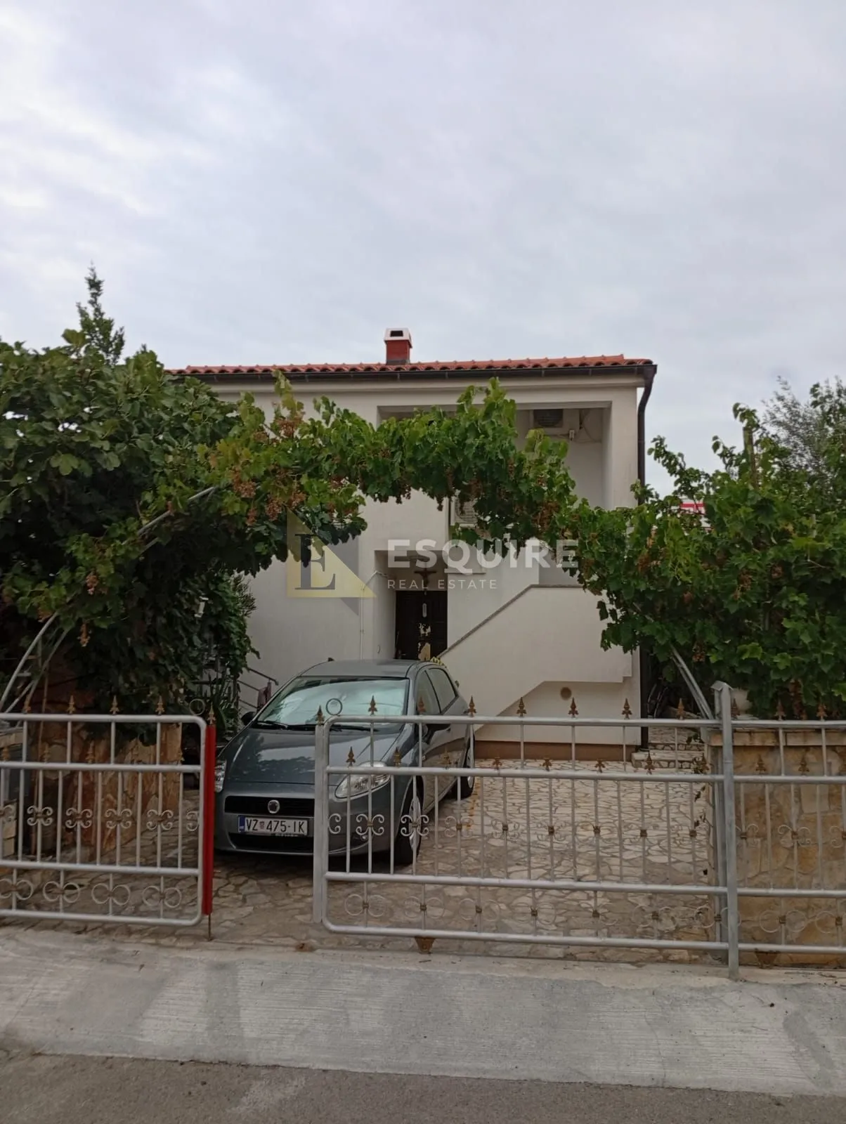 vrsi - samostojeća katnica sa dvije stambene jedinice - 250m2 - slika 3