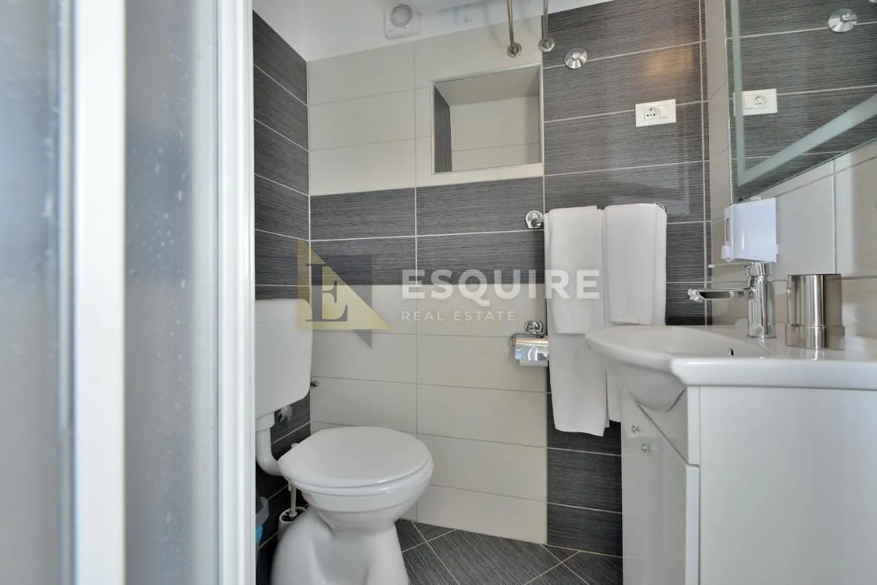 zadar - zgrada u centru stare jezgre grada sa 6 apartmana i 2 poslovna prostora - slika 11