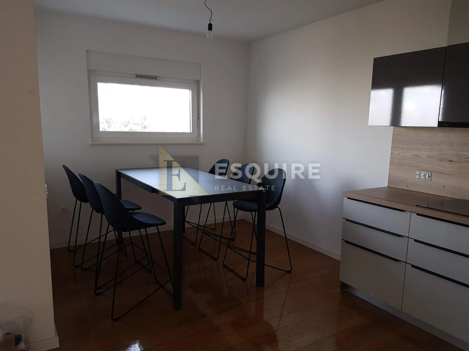 diklo - dvosoban stan s vrtom i garažom 1. red do mora - 89m2 - slika 7