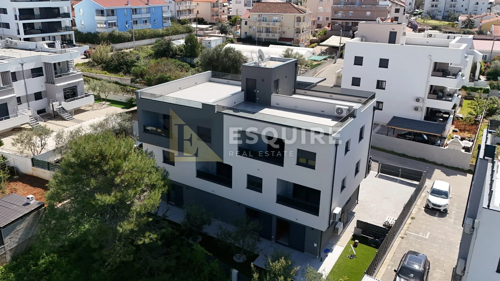 zadar - diklovac - trosoban namješten stan s vrtom i krovnom terasom - 141m2 - slika 24