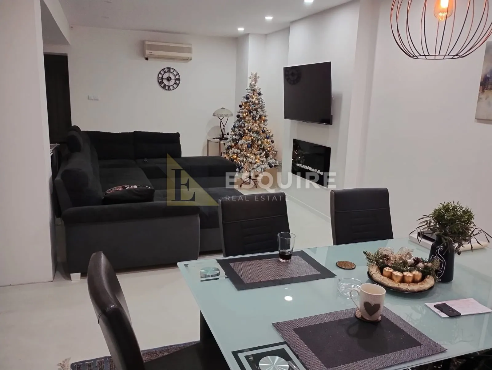 PRIVLAKA - kuća sa dvije stambene jedinice 80m od mora - 140m2
