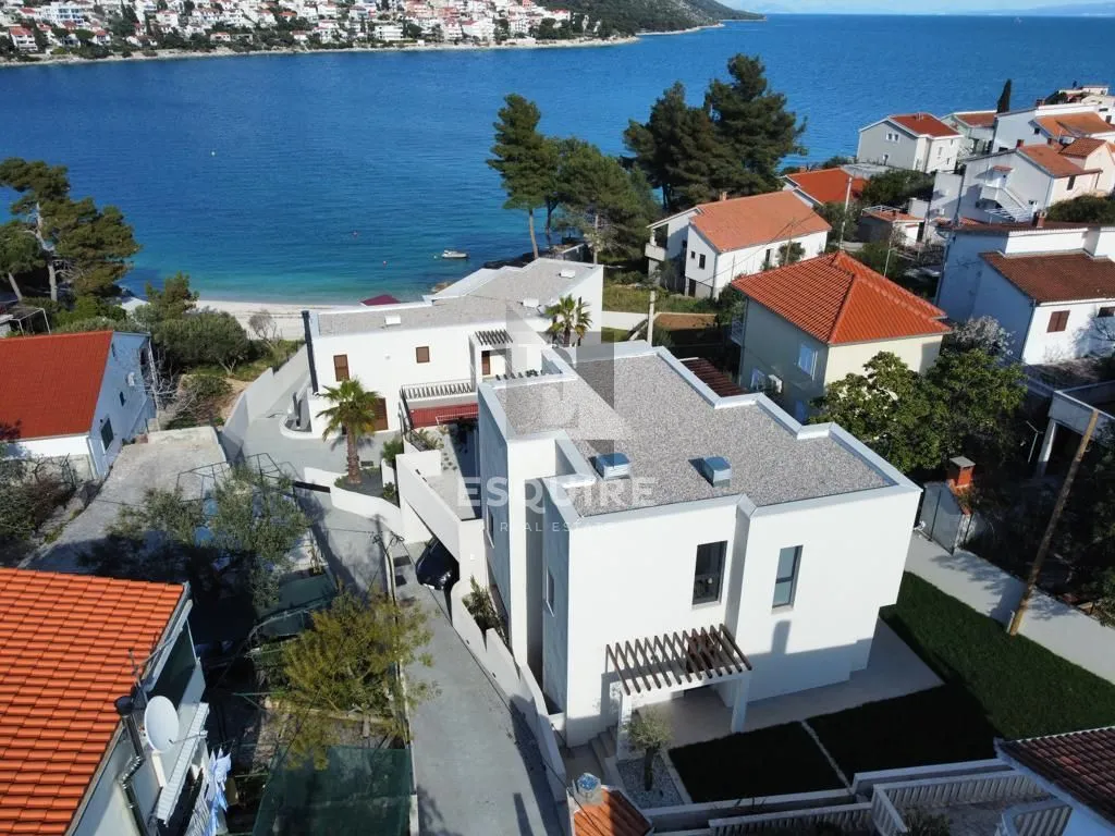 split luksuzna vila 2. red uz pješćanu plažu - slika 2