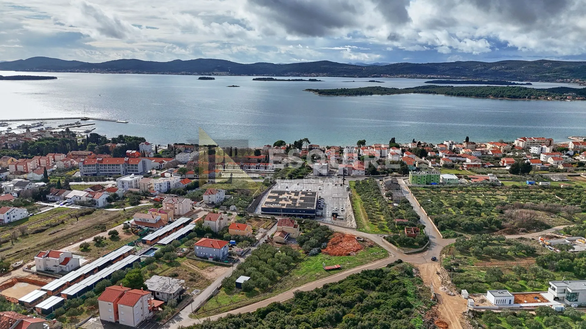 sv. filip i jakov - građevinsko zemljište - 1000m2 - slika 2