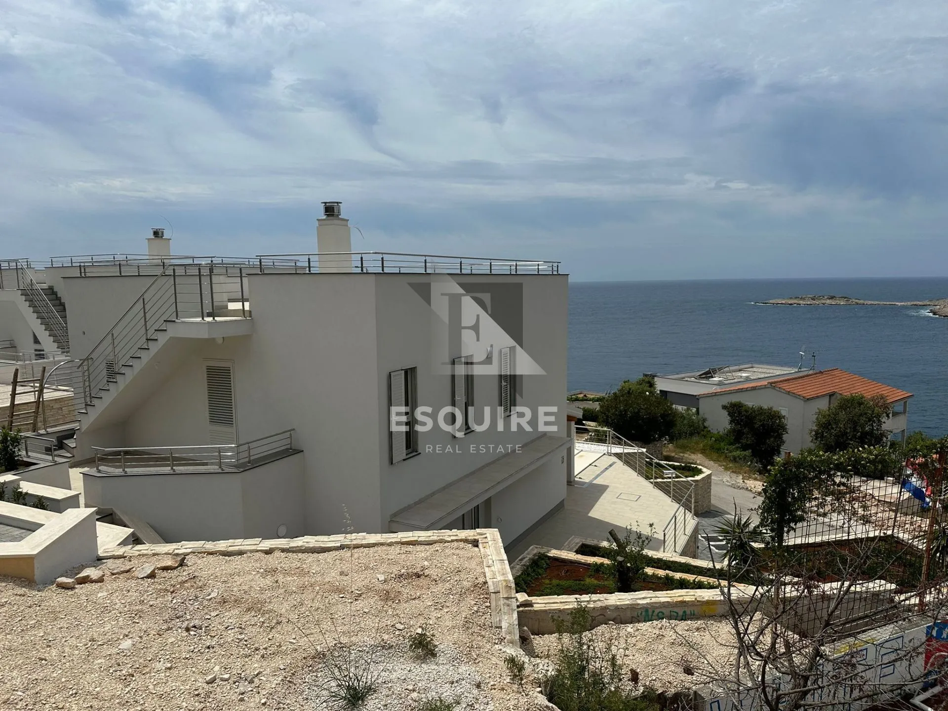 rogoznica - novoizgrađena villa s bazenom i predivni pogledom - slika 24
