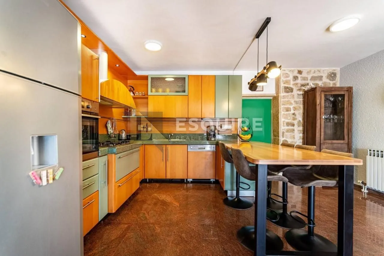 zadar - kuća sa bazenom i pogledom na terenu od 1200m2 - slika 27