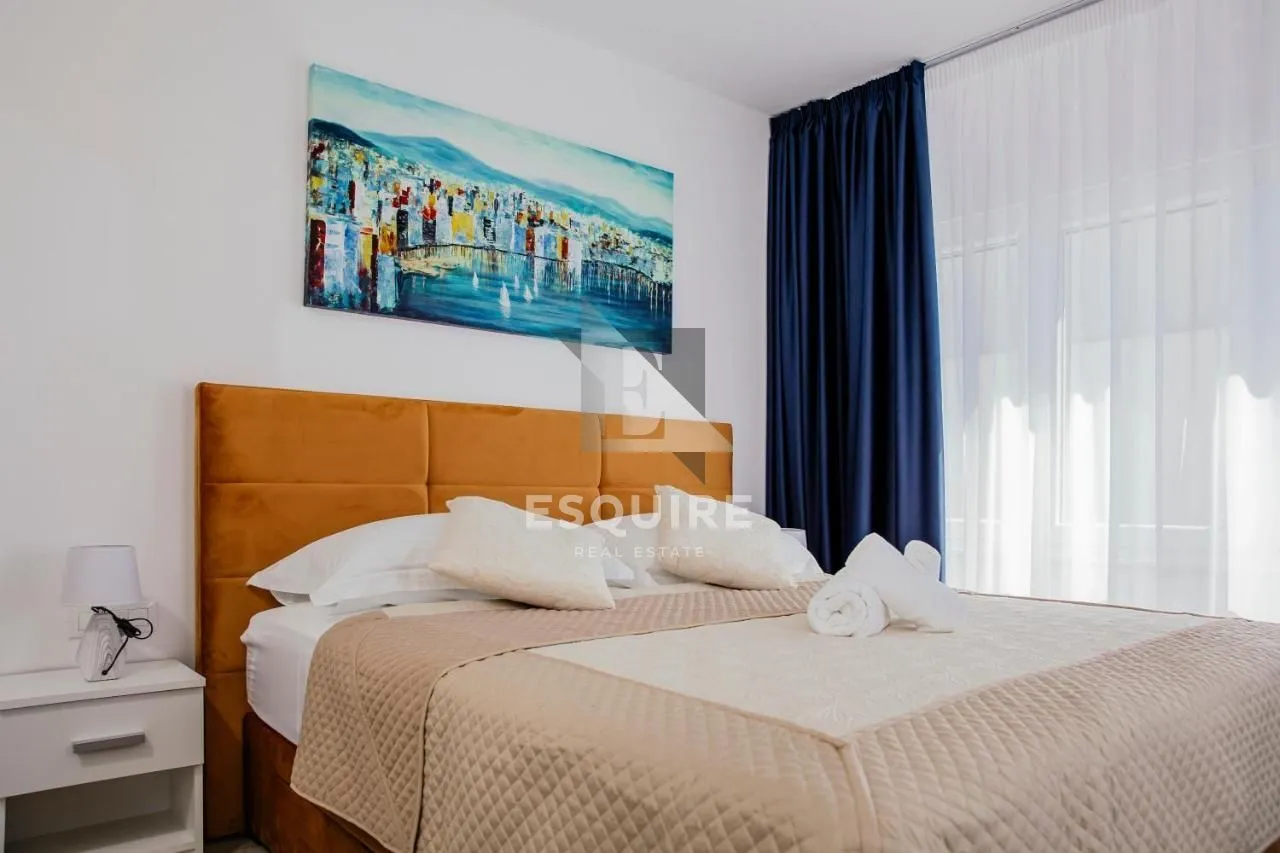 luksuzna vila s bazenom i dvorištem, okolica splita - slika 25